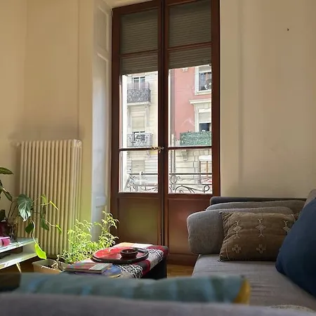 Fermenting House, Artist Appartement